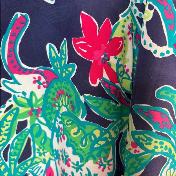 💚 Lilly Pulitzer Green Pink Floral Silk Button Blouse, Flowy XS Like New 💚 - Picture 12 of 16